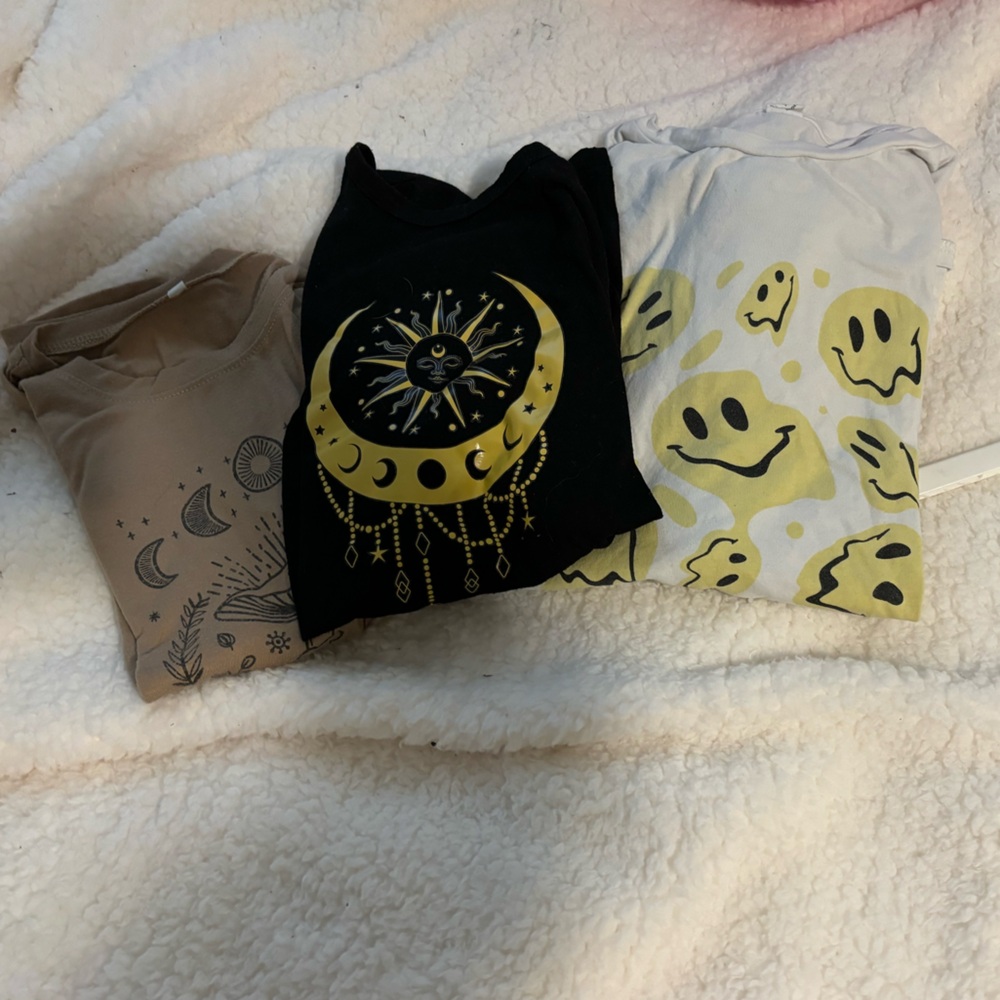 3 PACK! Of cute shirts.